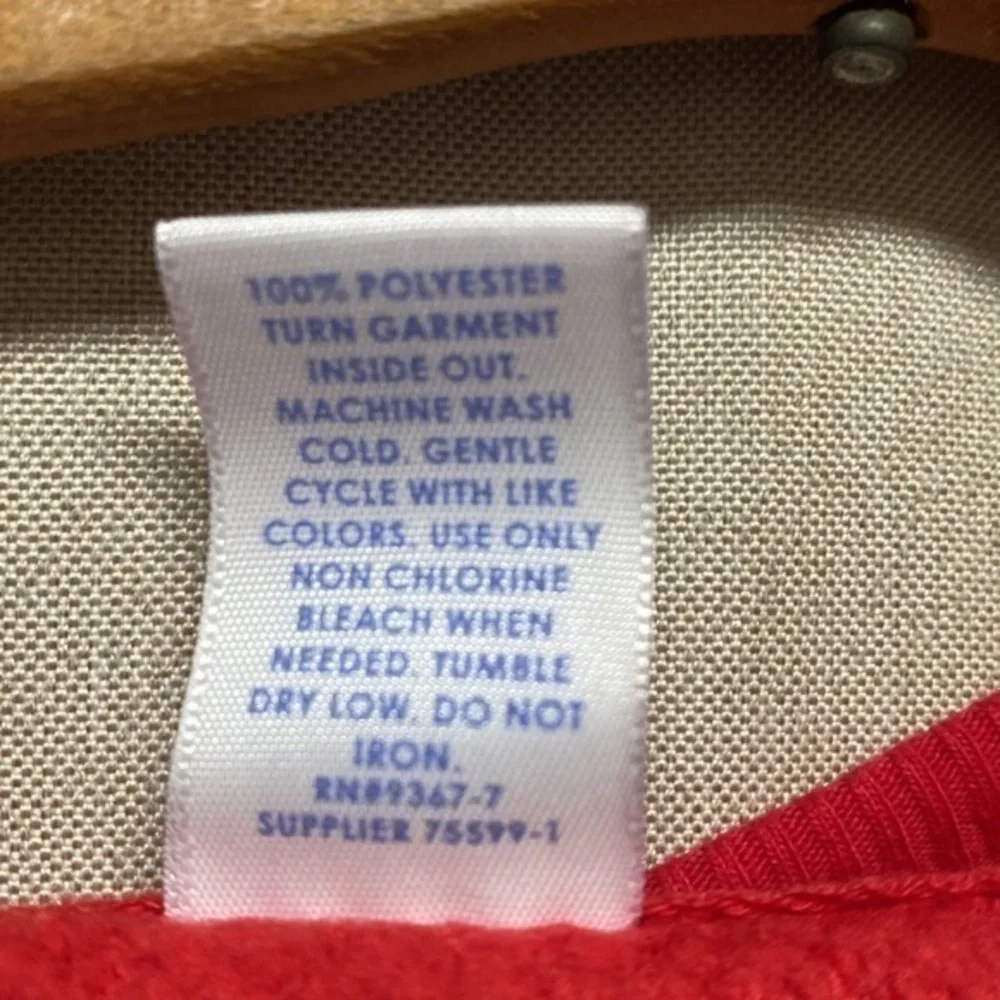 Sleep Chic Faux Fur Women’s red pull over w/ front pocket size medium‎ (W-184) - Picture 4 of 9